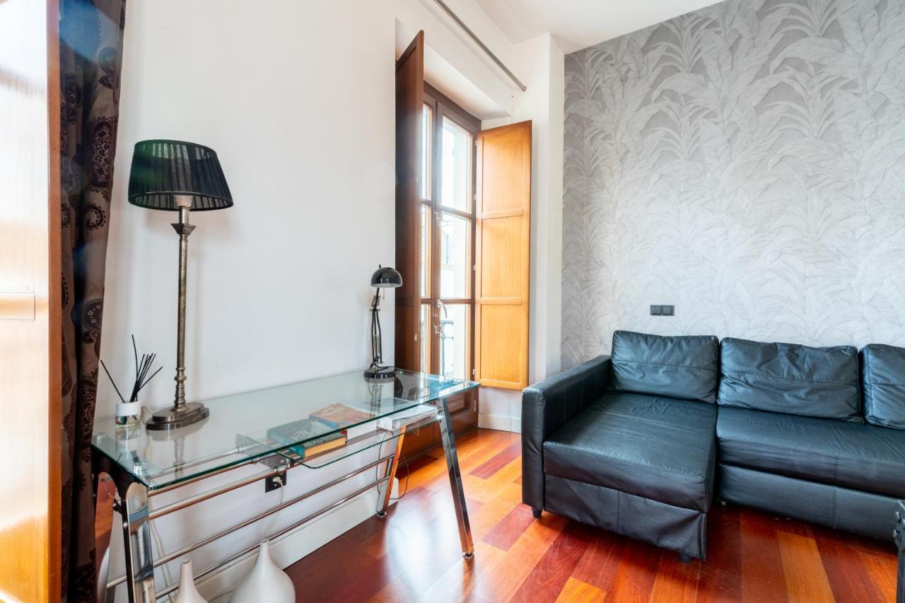 Cathedral Apartment, Upper Floor Apartment セビリア エクステリア 写真