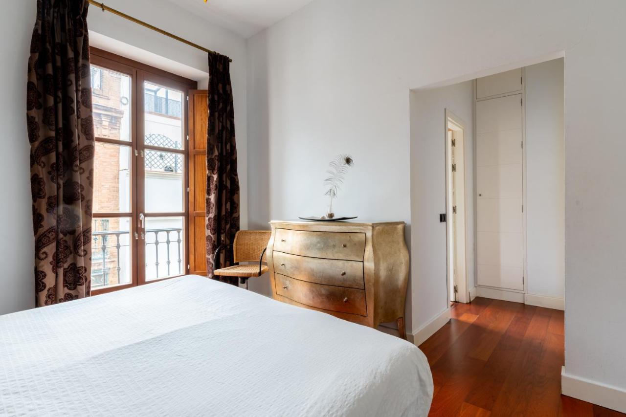 Cathedral Apartment, Upper Floor Apartment セビリア エクステリア 写真