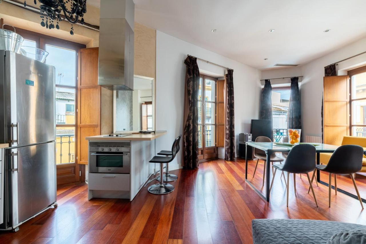 Cathedral Apartment, Upper Floor Apartment セビリア エクステリア 写真