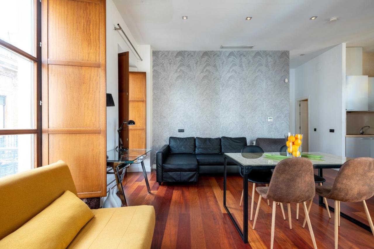 Cathedral Apartment, Upper Floor Apartment セビリア エクステリア 写真